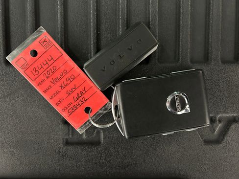 Used 2020 Volvo XC90 T6 Momentum image 41