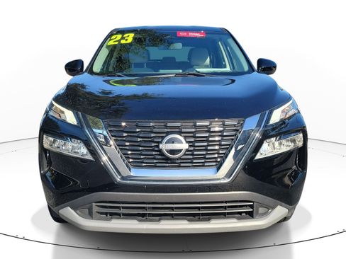 Certified 2023 Nissan Rogue SV FWD image 2