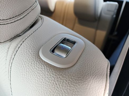 Used 2023 Mercedes-Benz GLE 350 4MATIC w/ AMG Line Exterior image 88