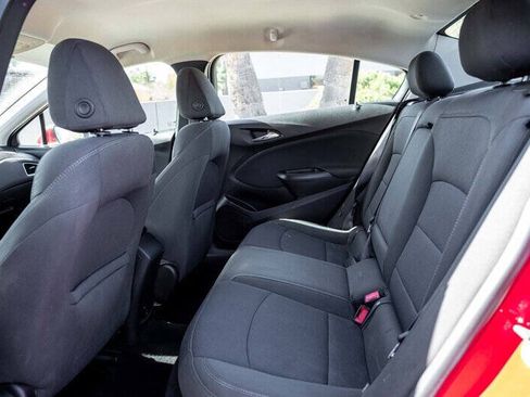 Used 2017 Chevrolet Cruze LT FWD image 15
