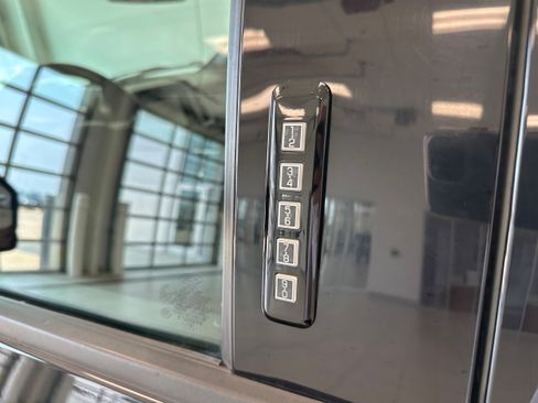 Used 2019 Ford F150 XLT w/ Equipment Group 302A Luxury AWD/4WD image 9