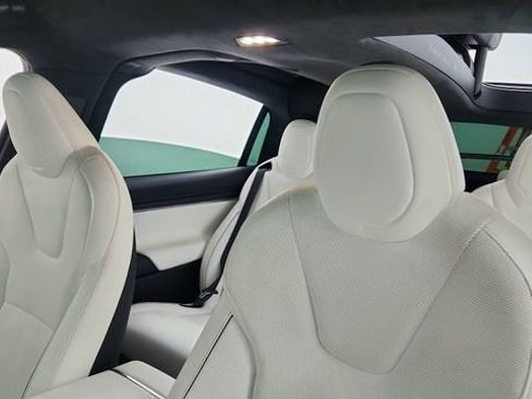 Used 2024 Tesla Model X Plaid image 37