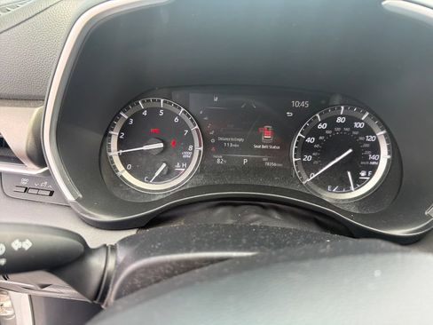 Used 2020 Toyota Highlander XLE AWD/4WD image 16