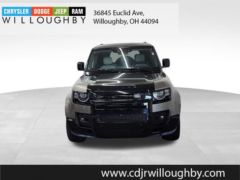 Used 2025 Land Rover Defender 110 X AWD/4WD image 2