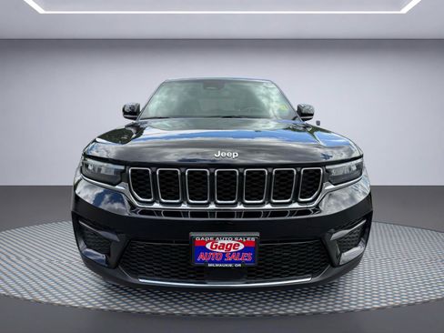 Used 2023 Jeep Grand Cherokee Laredo AWD/4WD image 12