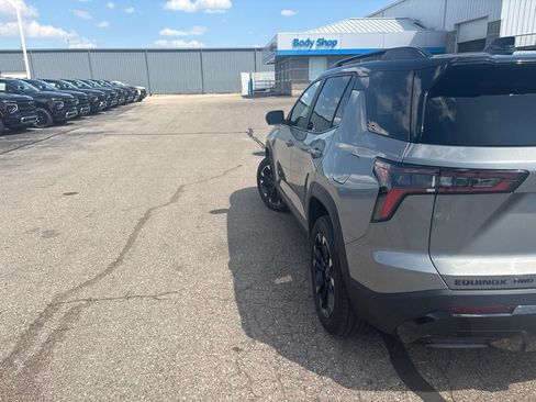 Used 2025 Chevrolet Equinox RS w/ Safety and Technology Package AWD/4WD image 7