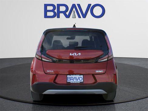 Used 2023 Kia Soul LX image 6