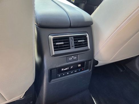 Used 2024 MAZDA CX-90 3.3 Turbo w/ Preferred Plus image 8