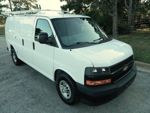 Used 2020 Chevrolet Express 2500 w/ Safety Package RWD image 3