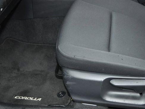 Used 2025 Toyota Corolla LE image 7