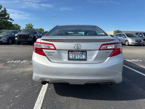 Used 2012 Toyota Camry SE FWD image 8