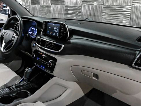 Used 2019 Hyundai Tucson Value FWD image 18