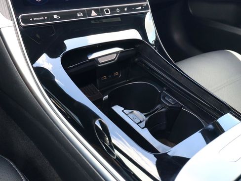 Used 2025 Mercedes-Benz C 300 4MATIC Sedan image 22