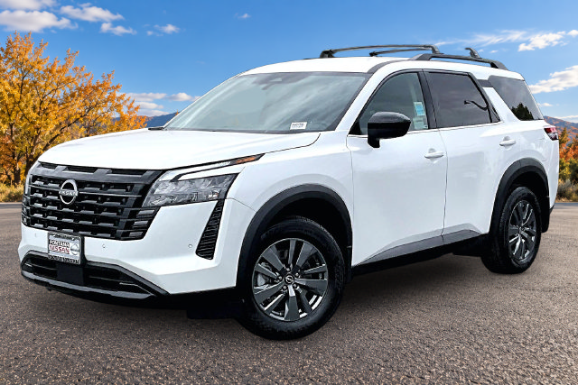 New 2026 Nissan Pathfinder SV w/ Cargo Package FWD image 2