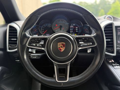 Used 2017 Porsche Cayenne S AWD/4WD image 25