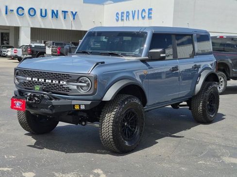 Used 2025 Ford Bronco Badlands AWD/4WD image 3