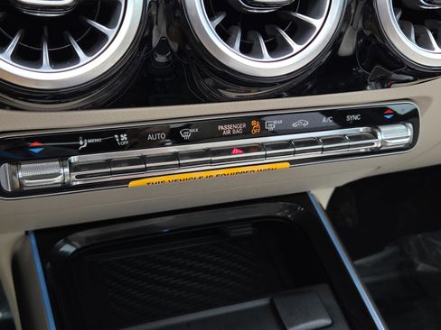 Used 2025 Mercedes-Benz GLA 250 image 19