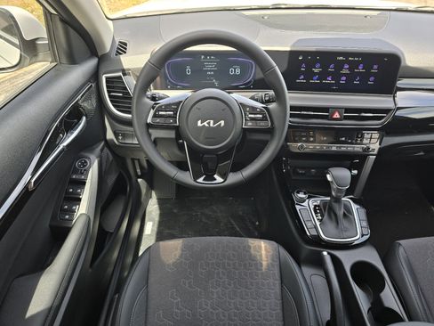 New 2026 Kia Seltos S FWD image 6
