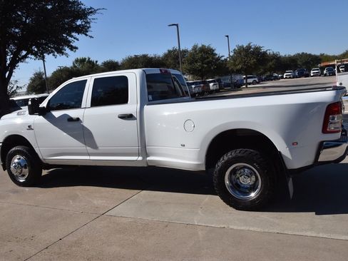 Used 2024 RAM 3500 Tradesman w/ Chrome Appearance Group image 11