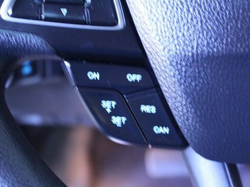 Used 2018 Ford Focus SE image 14