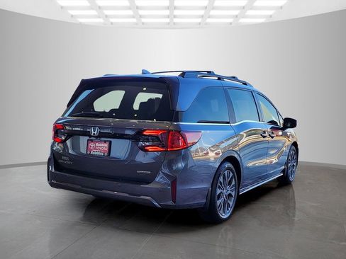 Used 2026 Honda Odyssey Touring image 5