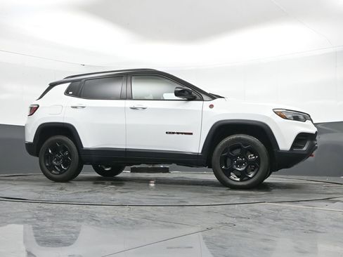 Used 2024 Jeep Compass Trailhawk image 47