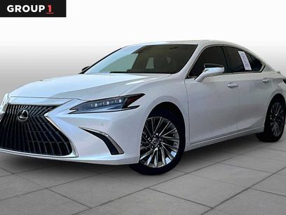 Used 2024 Lexus ES 300h Ultra Luxury w/ Accessory Package (Z2)