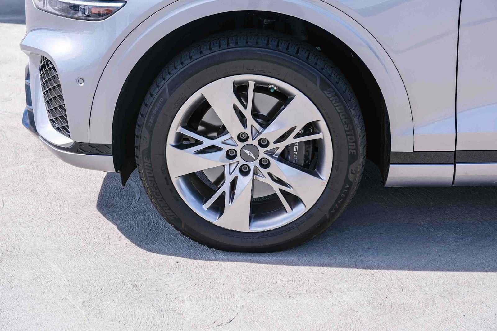 Used 2022 Genesis GV70 3.5T Sport w/ Sport Advanced Package AWD/4WD image 9