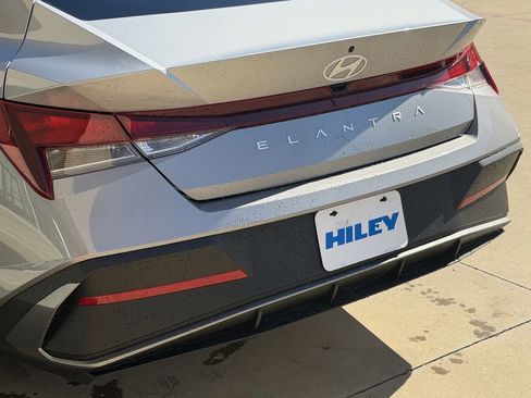 New 2026 Hyundai Elantra SE image 6