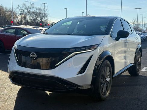 Used 2023 Nissan Ariya VENTURE+ image 3