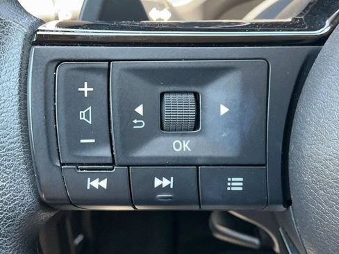 Used 2023 Nissan Rogue SV AWD/4WD image 24
