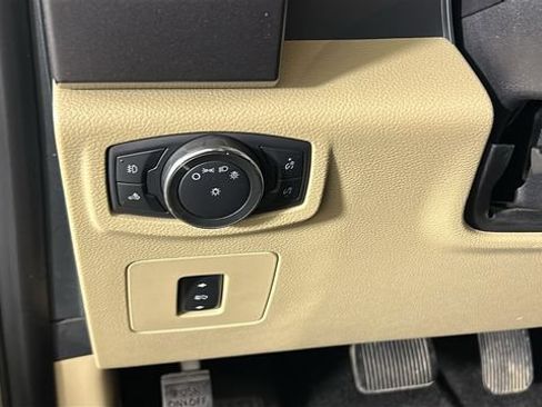 Used 2015 Ford F150 XLT w/ Equipment Group 302A Luxury AWD/4WD image 19