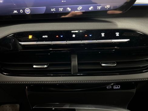 New 2026 Buick Enclave Sport Touring w/ Power Package image 23