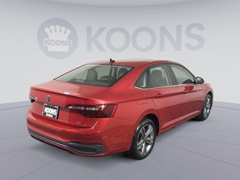 Used 2023 Volkswagen Jetta SE image 7