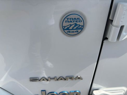 Used 2023 Jeep Wrangler Sahara w/ Cold Weather Group image 10