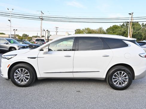 Used 2024 Buick Enclave Premium image 7
