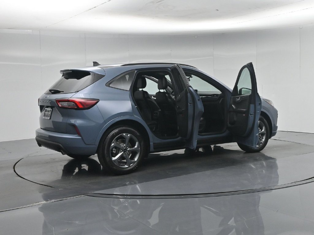 Used 2024 Ford Escape ST-Line w/ Tech Pack #1 FWD image 5