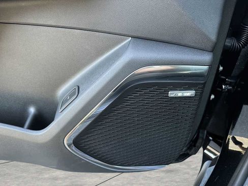 New 2026 Chevrolet Traverse High Country image 16