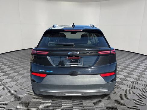 Used 2022 Chevrolet Bolt EUV LT w/ Comfort Package image 3