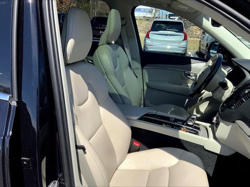 Certified 2023 Volvo XC90 B6 Plus w/ Protection Package image 7