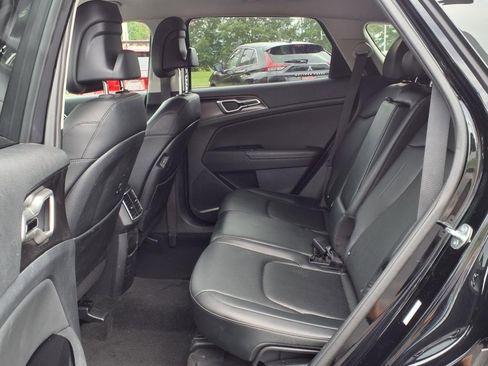 Used 2024 Kia Sportage EX image 5