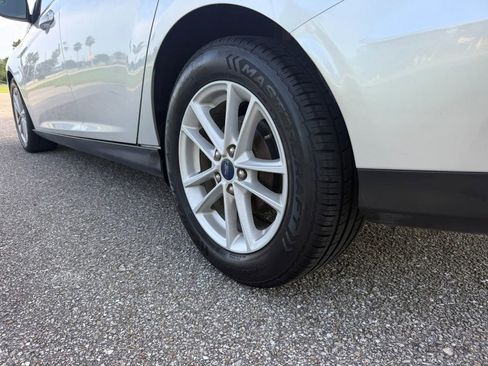 Used 2017 Ford Focus SE FWD image 23