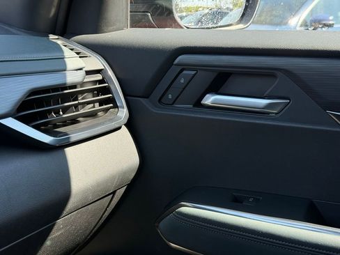 Used 2024 GMC Acadia AT4 w/ Luxury Package image 40