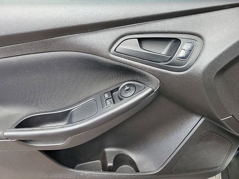 Used 2017 Ford Focus S FWD image 11
