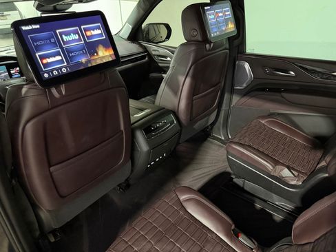 Certified 2023 Cadillac Escalade ESV Sport Platinum w/ LPO, ONYX Package AWD/4WD image 42