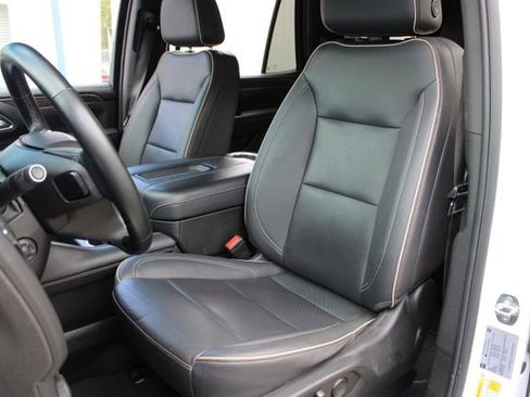 Used 2023 Chevrolet Tahoe Premier AWD/4WD image 11