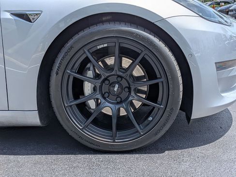 Used 2018 Tesla Model 3 Long Range RWD image 22