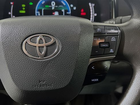 Used 2025 Toyota Camry LE FWD image 19