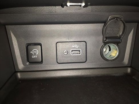 Used 2025 Nissan Sentra S image 17