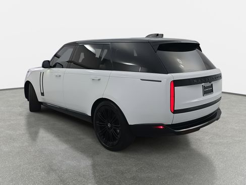 Used 2025 Land Rover Range Rover Long Wheelbase SE image 7